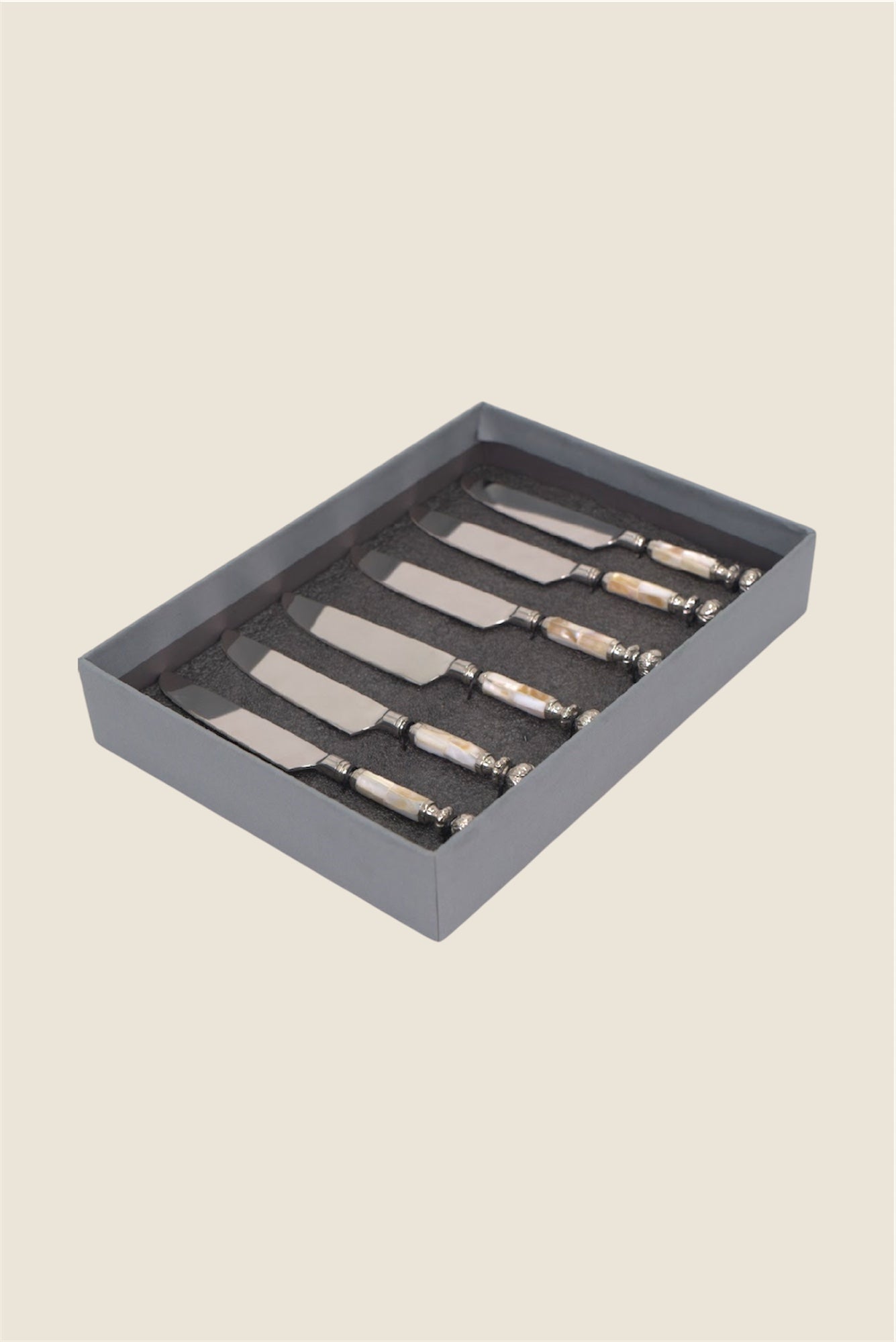 Mother of pearl knife (set of 6 )